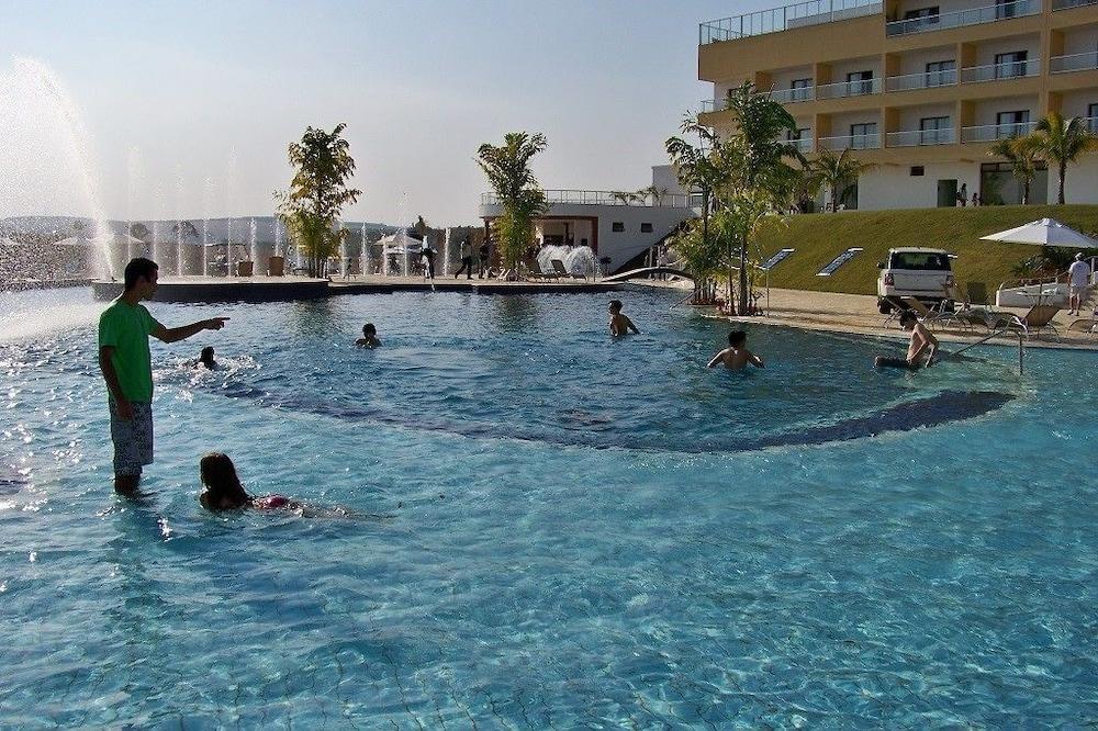 Ramada By Wyndham Furnaspark Formiga Ngoại thất bức ảnh