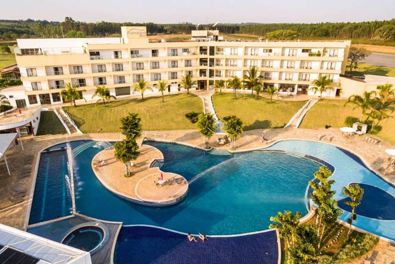 Ramada By Wyndham Furnaspark Formiga Ngoại thất bức ảnh