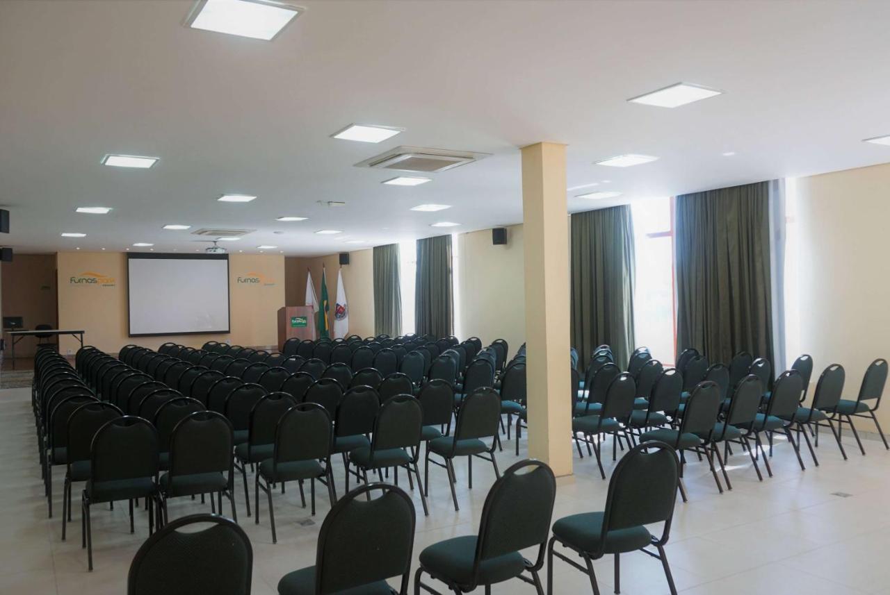 Ramada By Wyndham Furnaspark Formiga Ngoại thất bức ảnh