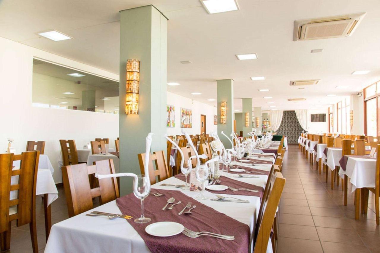 Ramada By Wyndham Furnaspark Formiga Ngoại thất bức ảnh