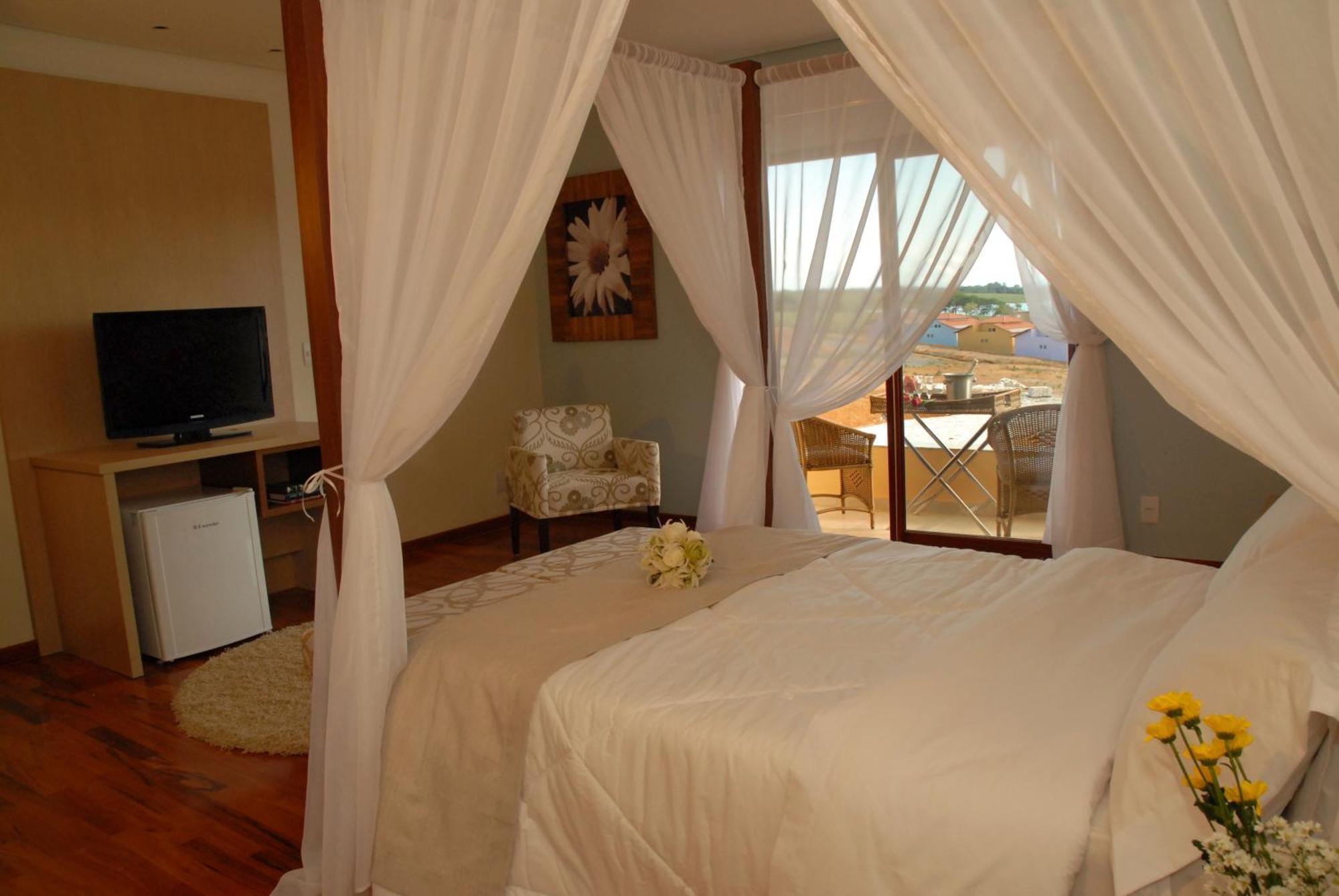 Ramada By Wyndham Furnaspark Formiga Ngoại thất bức ảnh