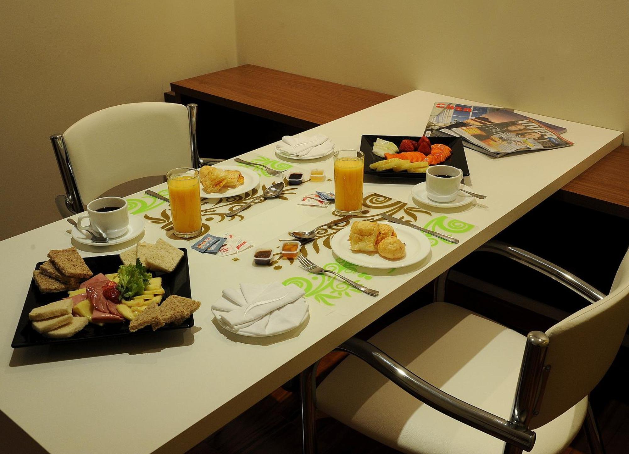 Ramada By Wyndham Furnaspark Formiga Ngoại thất bức ảnh