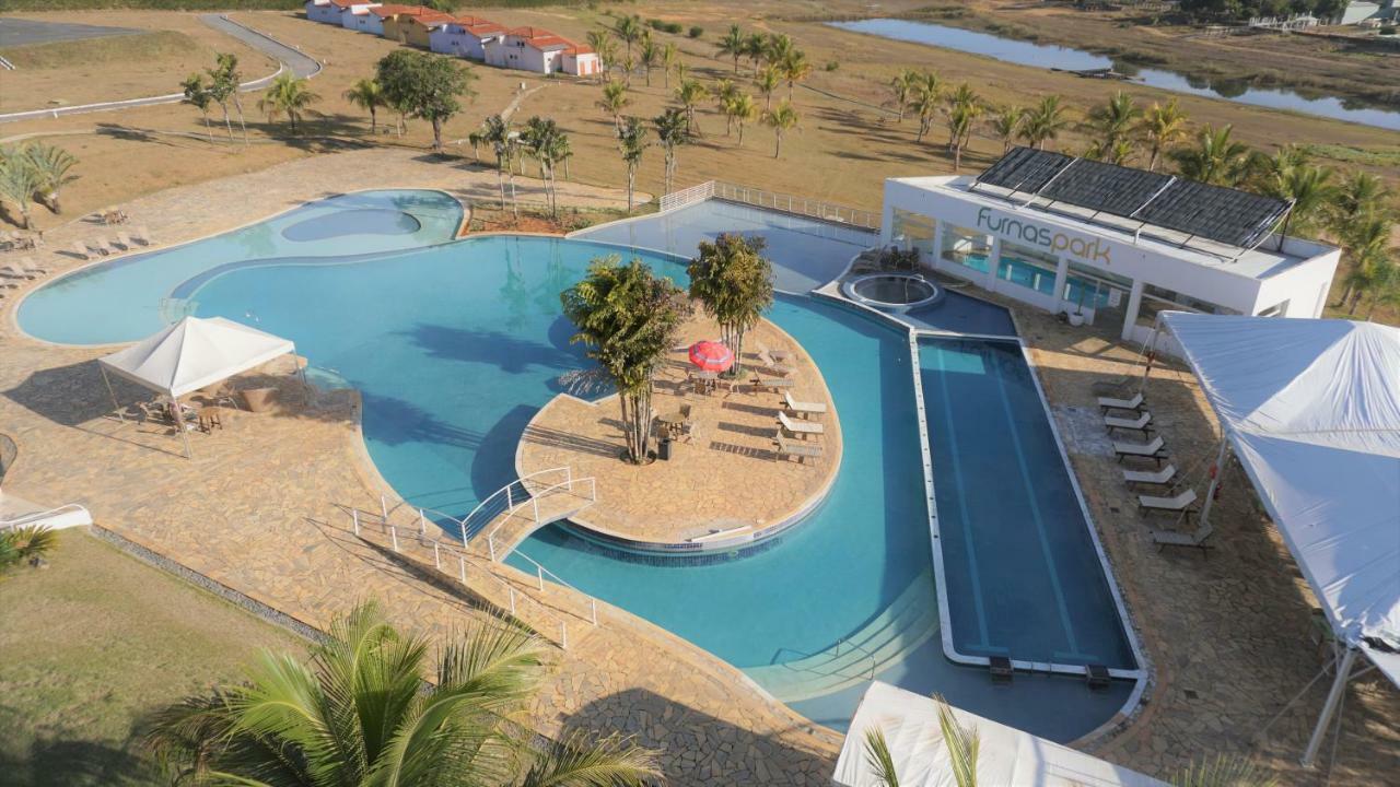 Ramada By Wyndham Furnaspark Formiga Ngoại thất bức ảnh